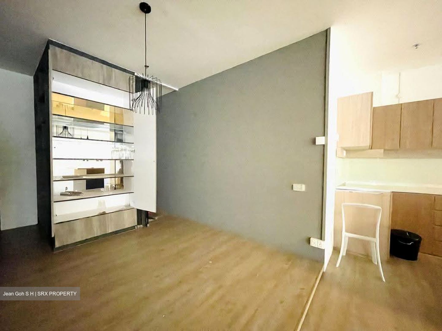 The Mezzo (D12), Retail #610498061